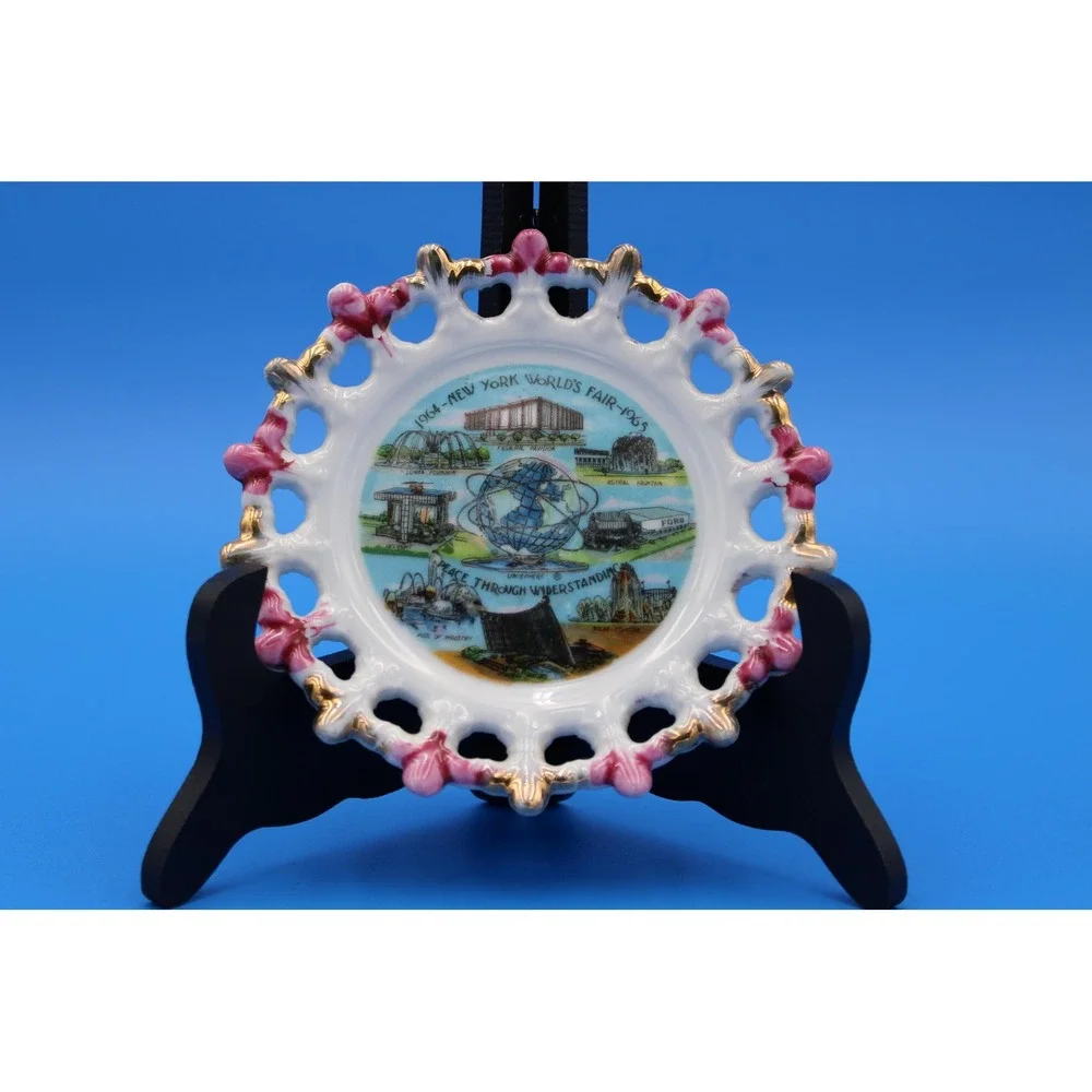 Worlds Fair Plate 1964-1965 Unisphere Reticulated Rim New York Fair Wall Hanging